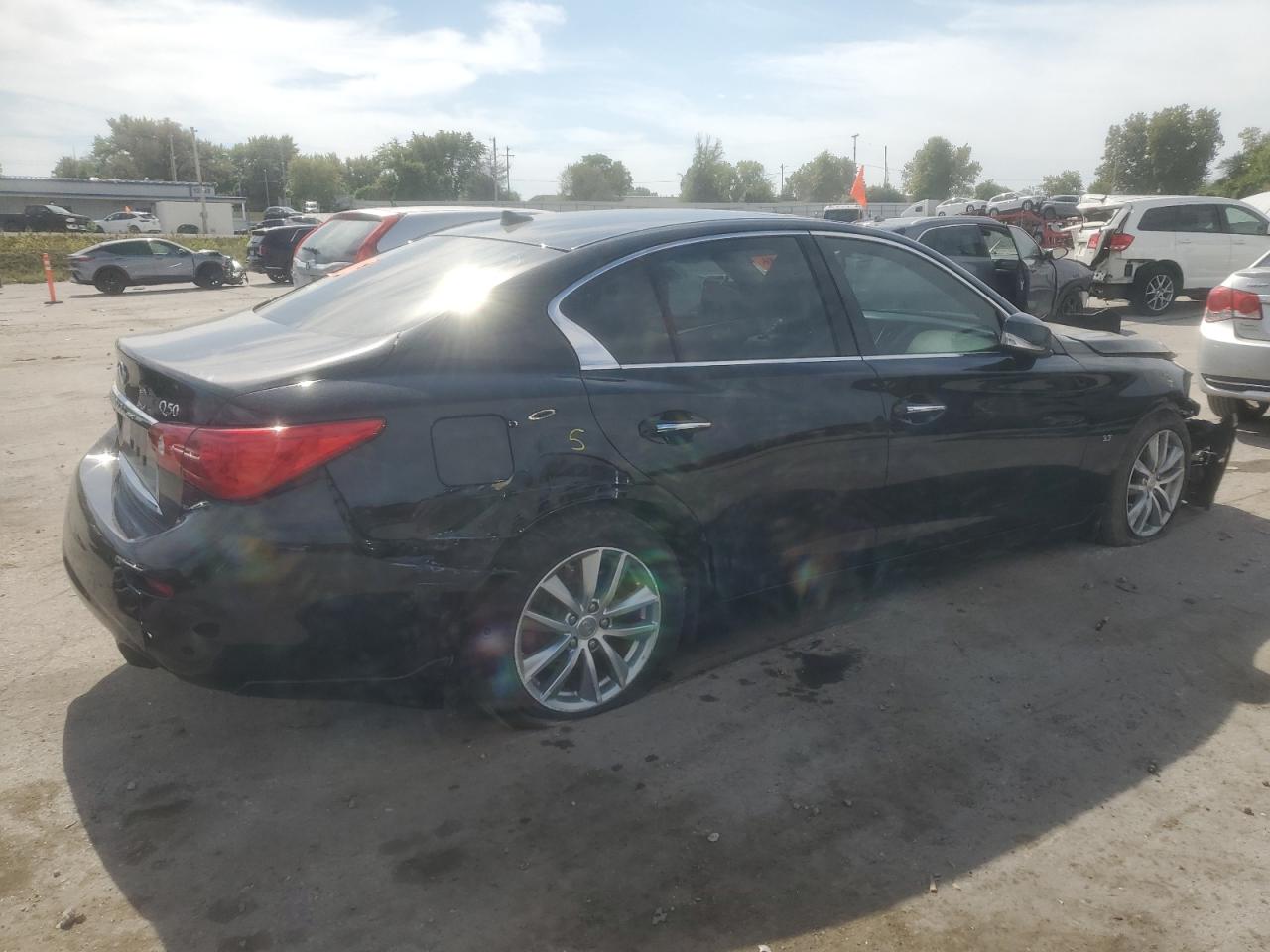INFINITI Q50 BASE