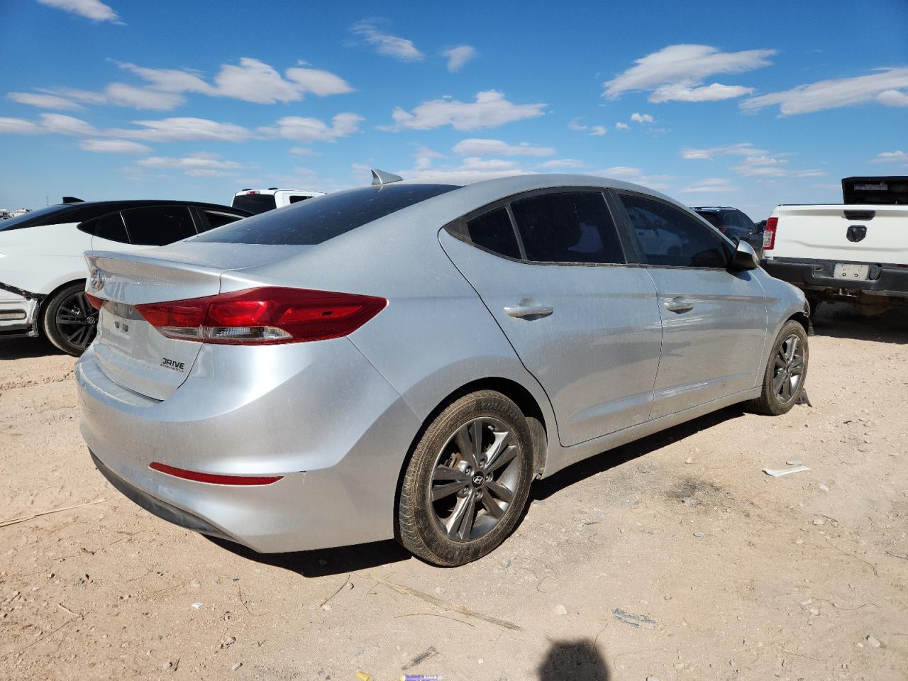 HYUNDAI ELANTRA SEL