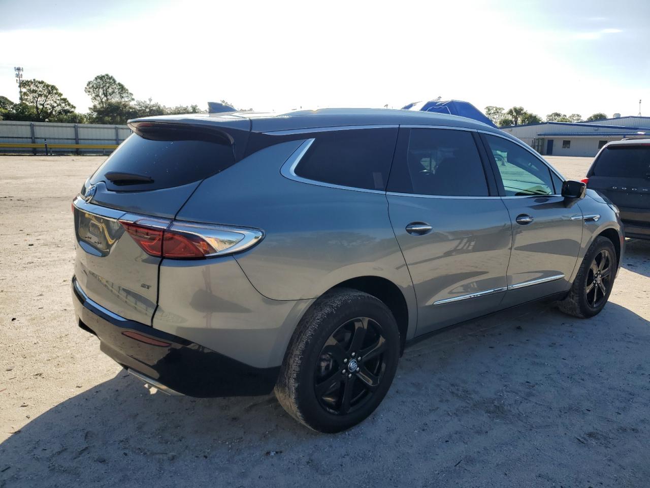 BUICK ENCLAVE ESSENCE