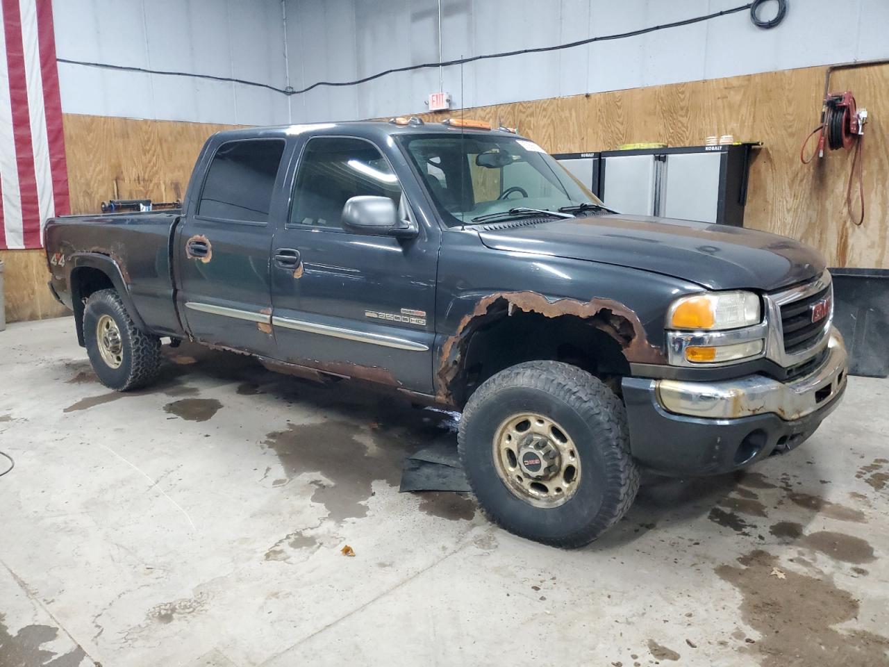 Lot #3303663949 2005 GMC SIERRA K25