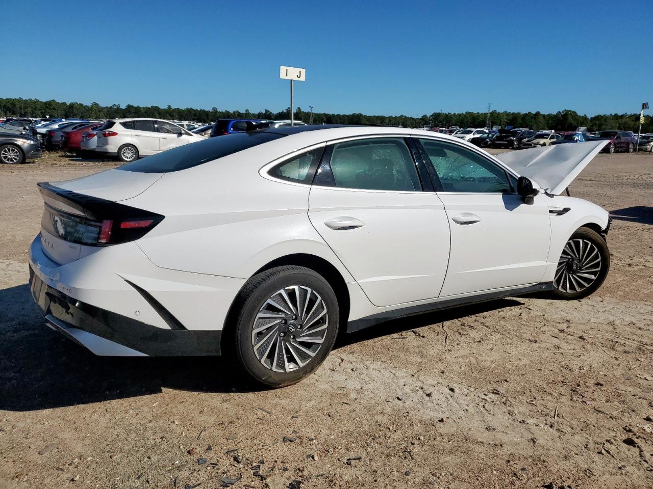 HYUNDAI SONATA HYBRID