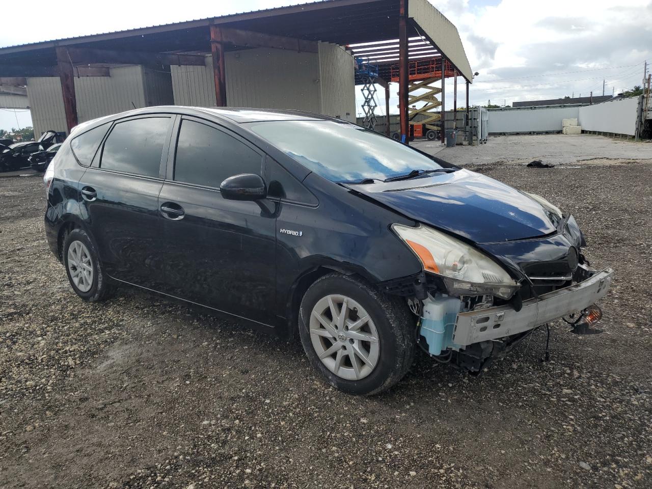 TOYOTA PRIUS V