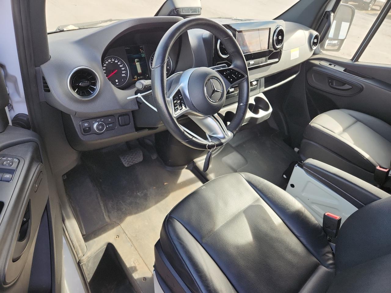 MERCEDES-BENZ SPRINTER 2500