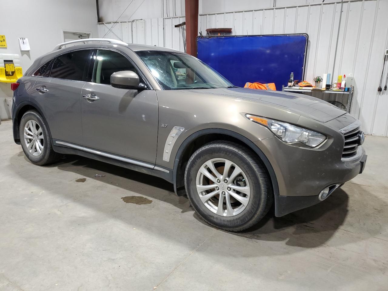 INFINITI QX70