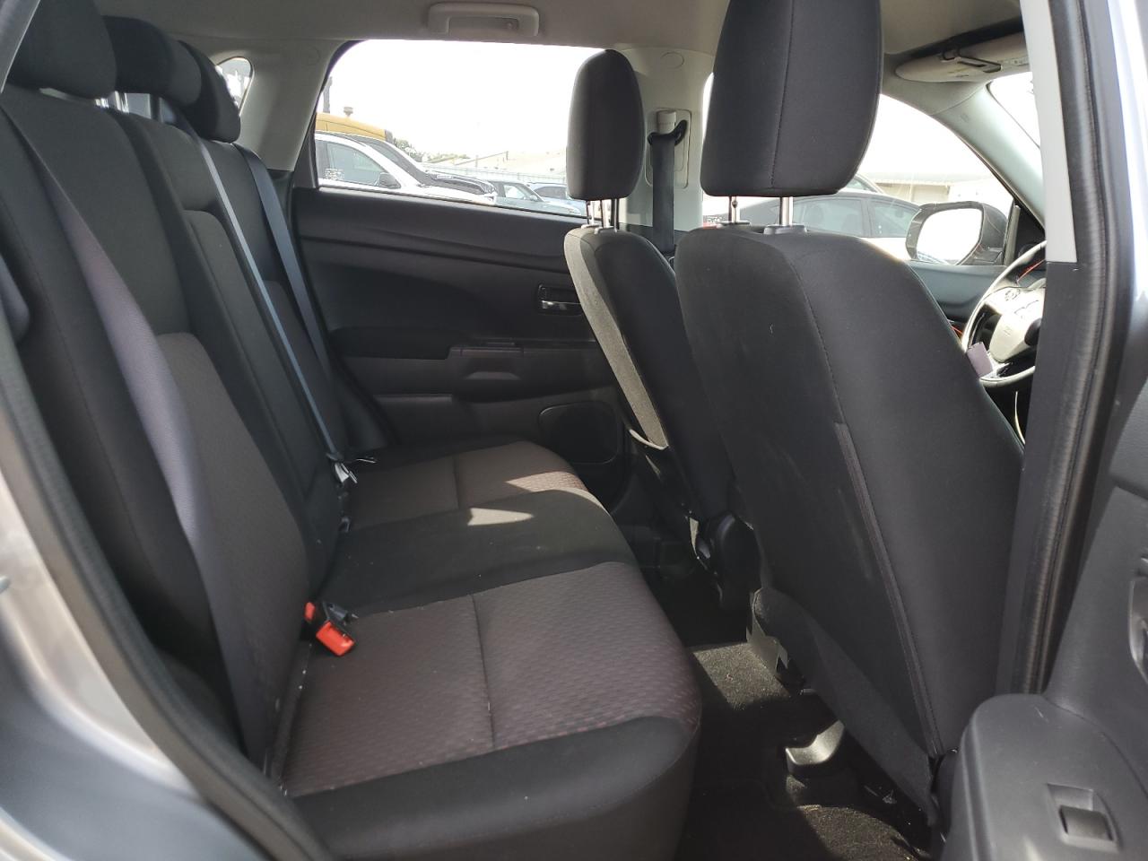 MITSUBISHI OUTLANDER ES