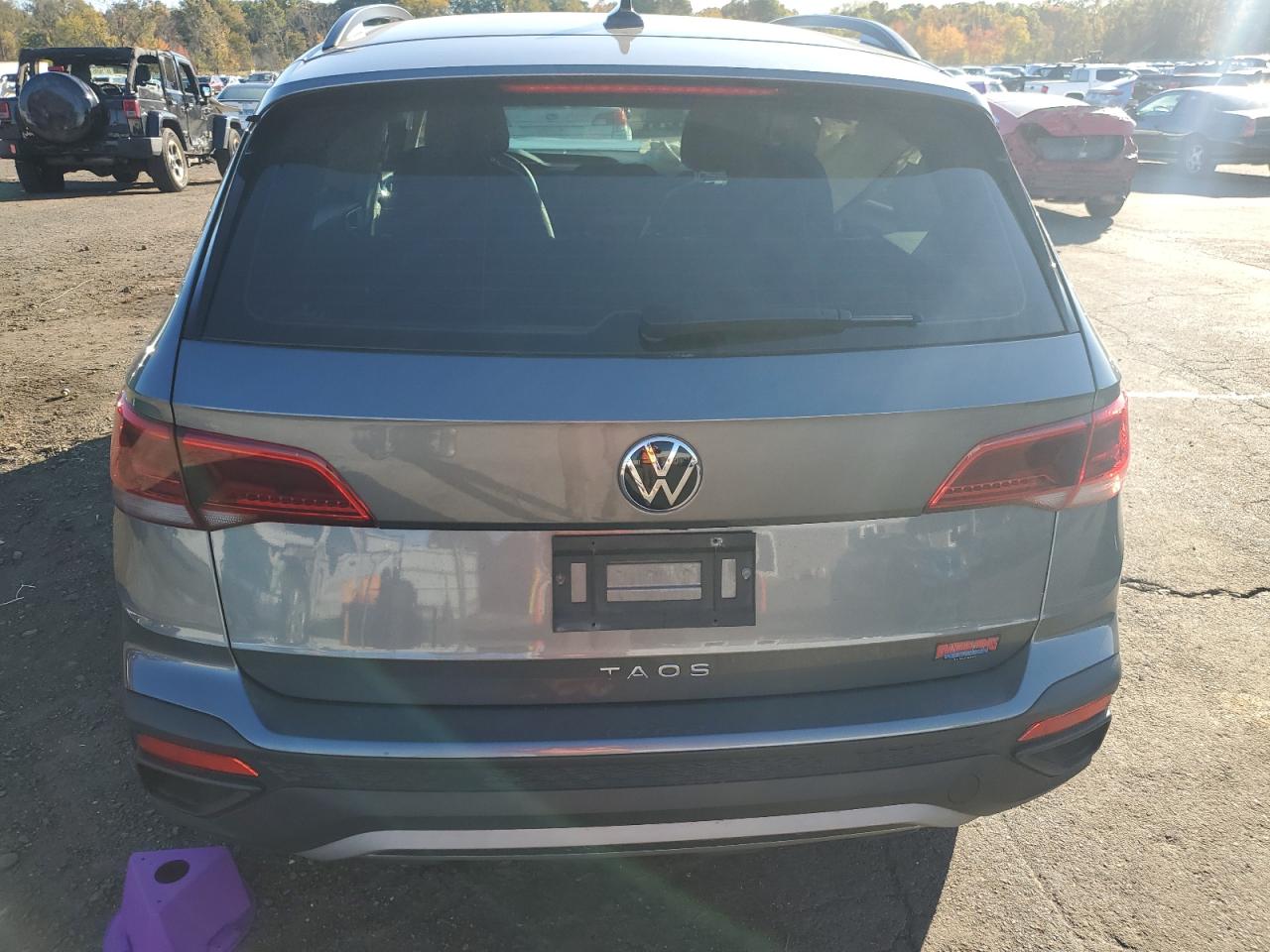 VOLKSWAGEN TAOS S