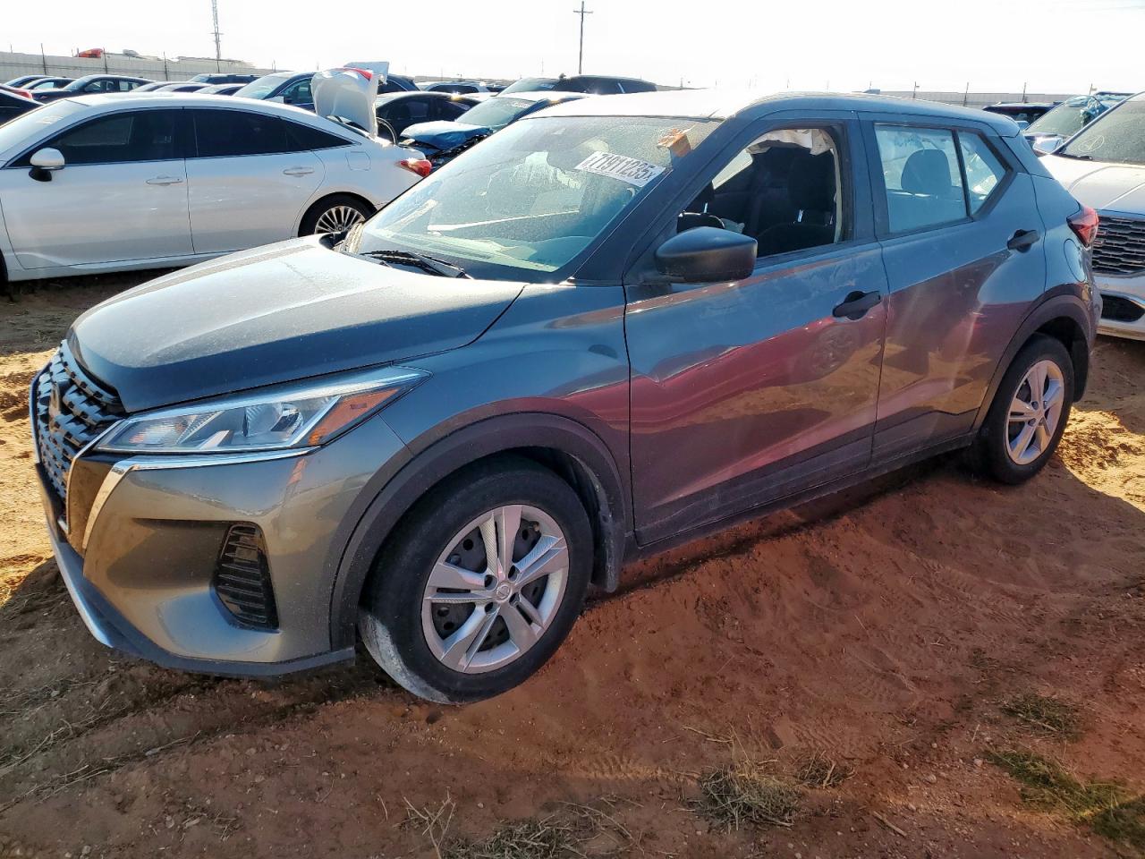 NISSAN KICKS S