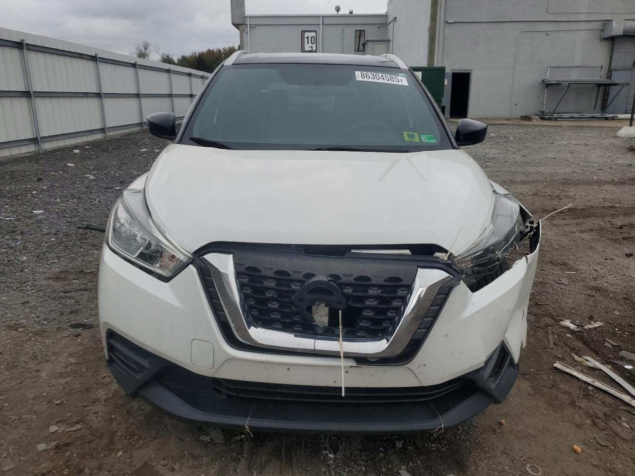 NISSAN KICKS S