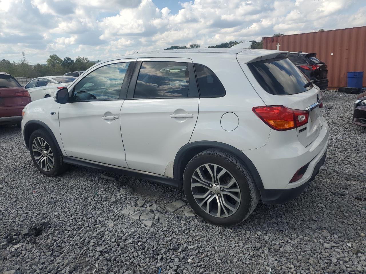 MITSUBISHI OUTLANDER ES