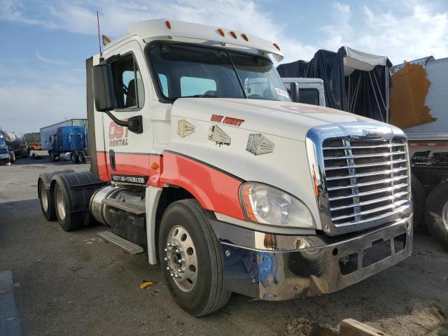 Global Auto Auctions: 2015 FREIGHTLINER CASCADIA 1