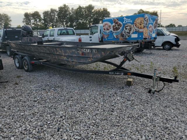 LAND ROVER BASS BOAT