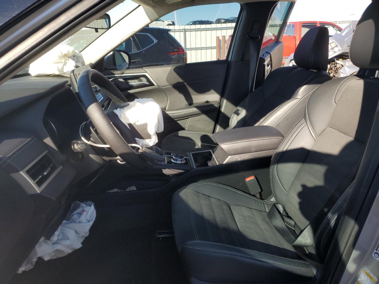 MITSUBISHI OUTLANDER SE