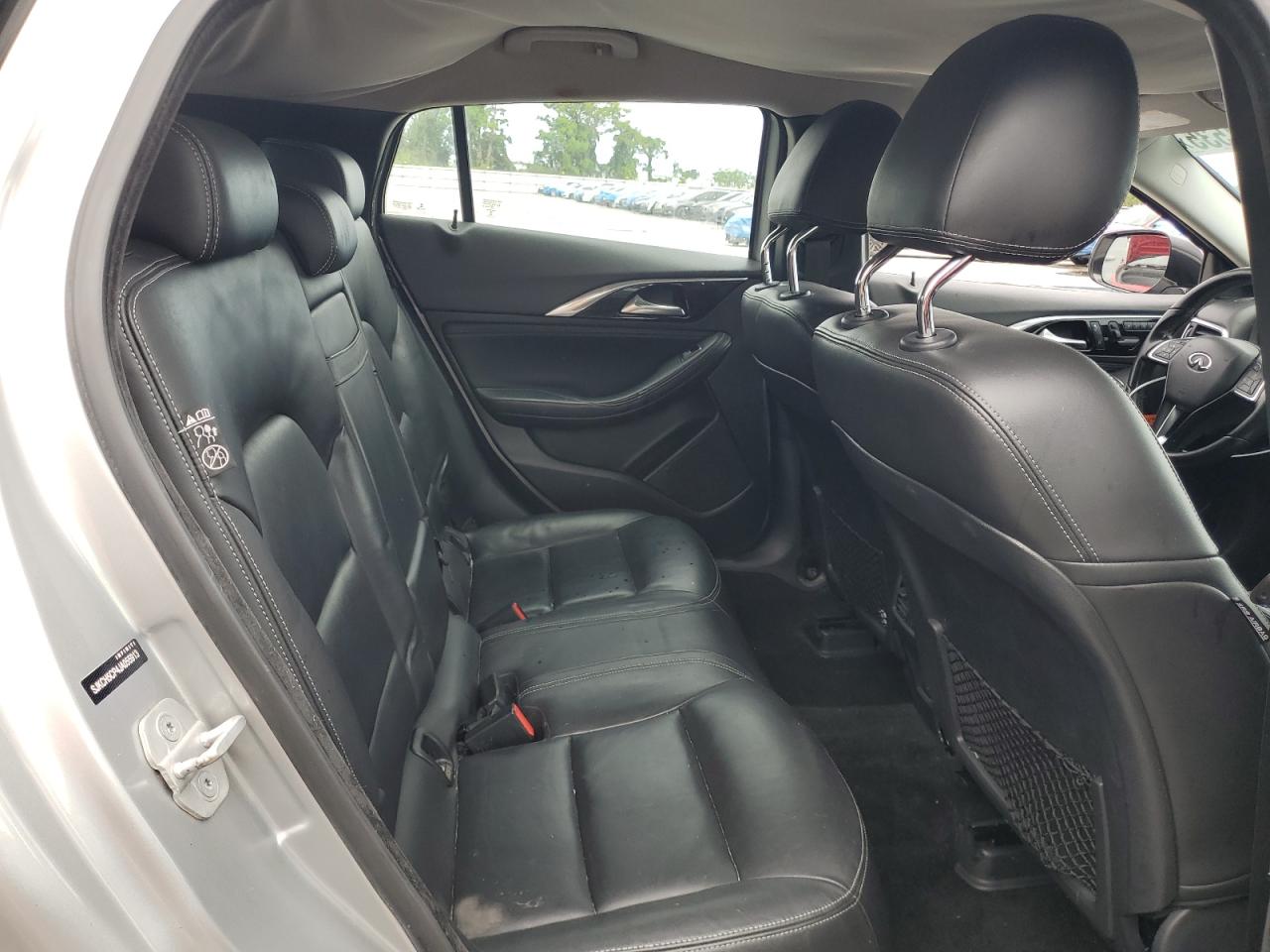 INFINITI QX30 BASE