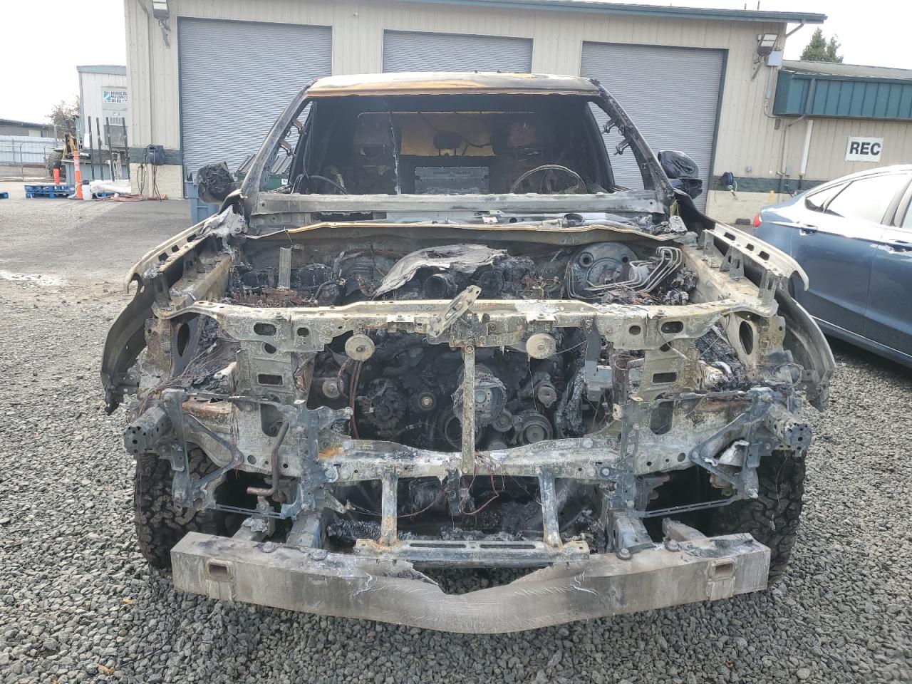 TOYOTA TUNDRA CREWMAX LIMITED