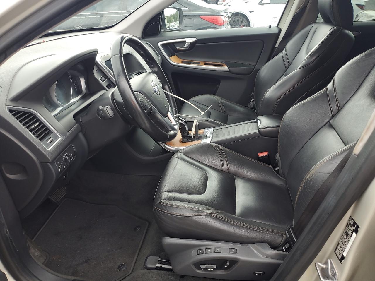 VOLVO XC60 T5 INSCRIPTION