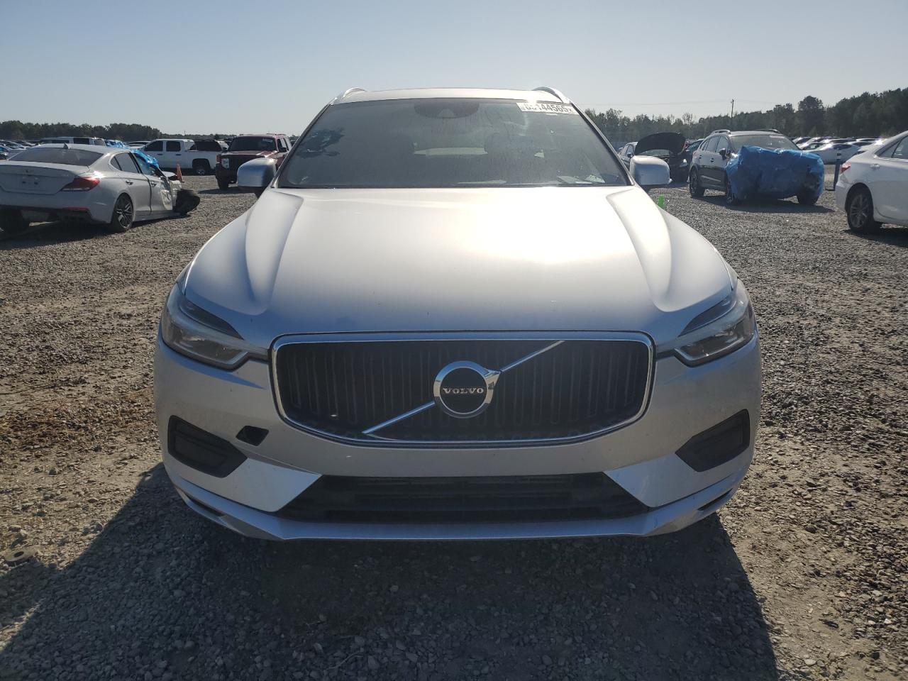 VOLVO XC60 T5 MOMENTUM