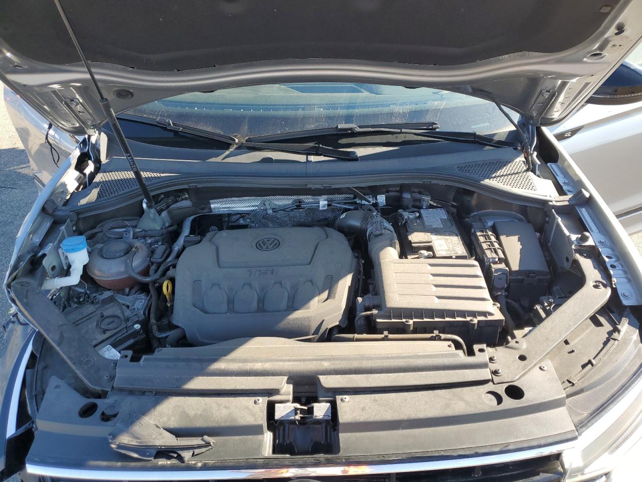 VOLKSWAGEN TIGUAN SE R-LINE BLACK