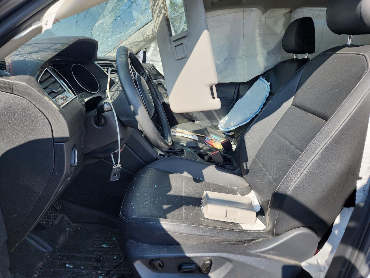 VOLKSWAGEN TIGUAN SE