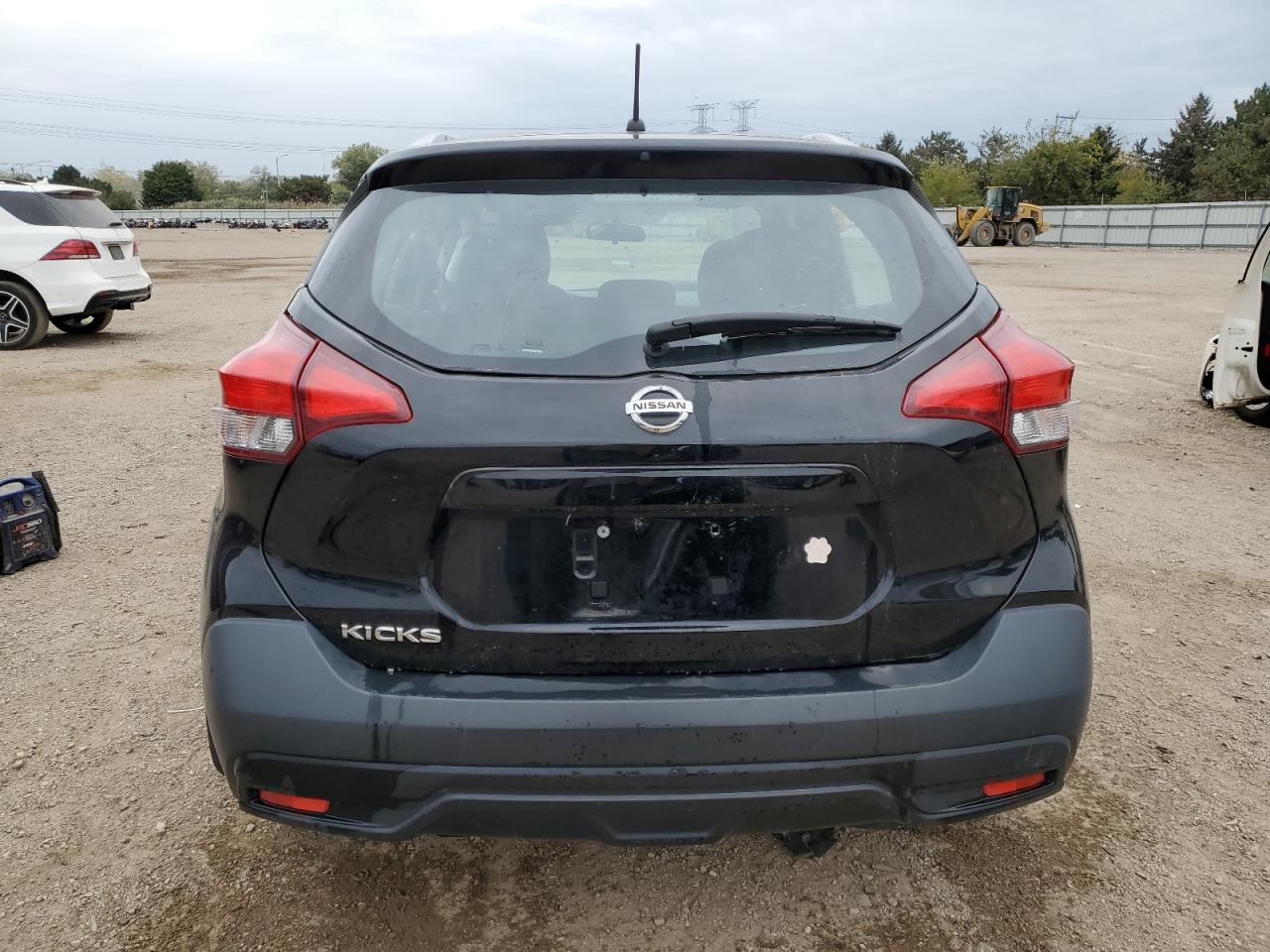 NISSAN KICKS S