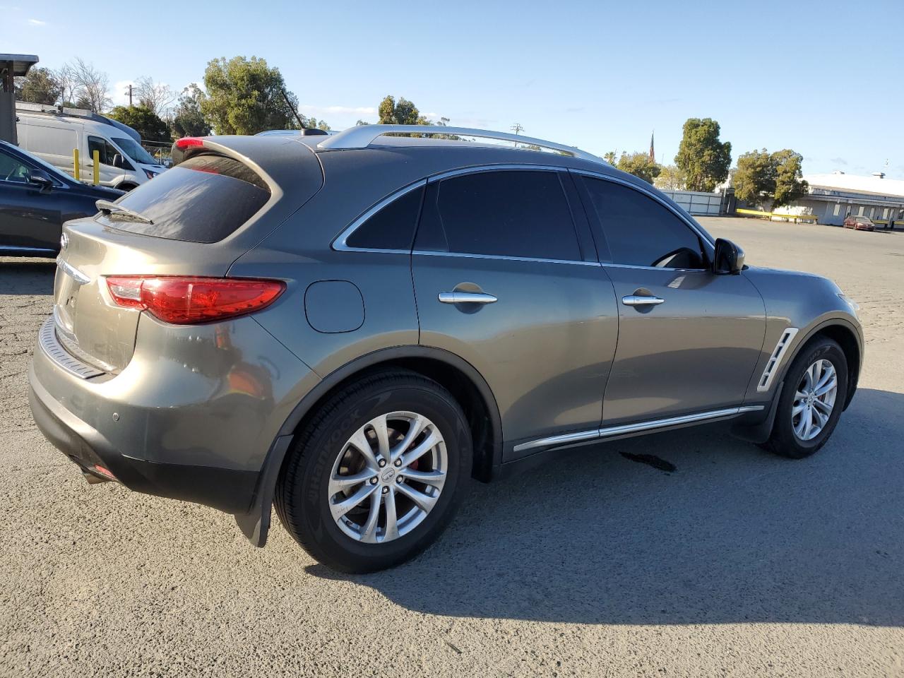 INFINITI FX35