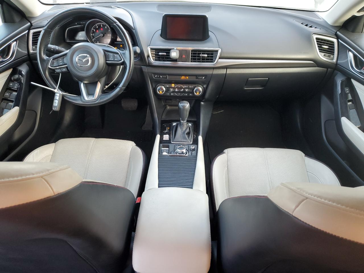 MAZDA 3 GRAND TOURING