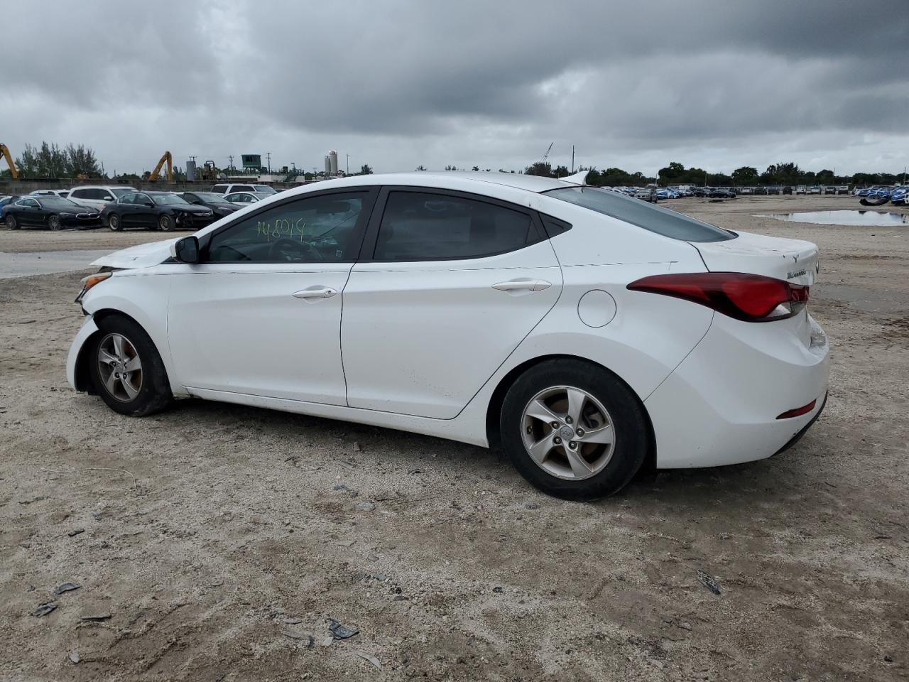 HYUNDAI ELANTRA SE