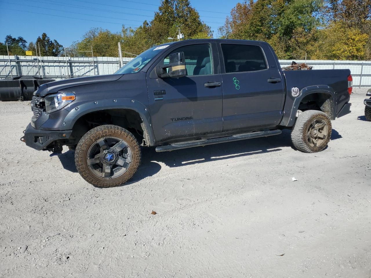 TOYOTA TUNDRA CREWMAX SR5