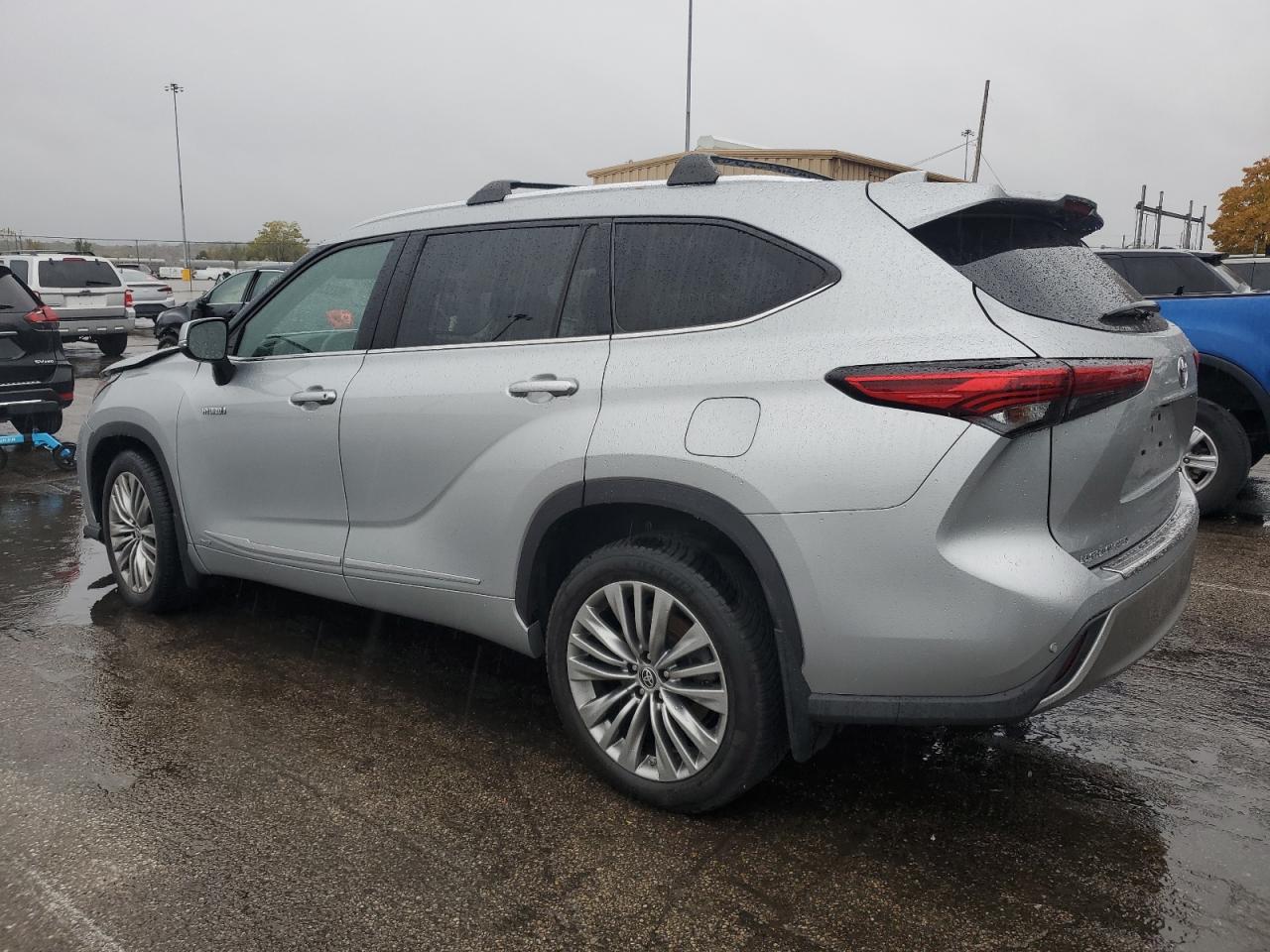 TOYOTA HIGHLANDER HYBRID PLATINUM