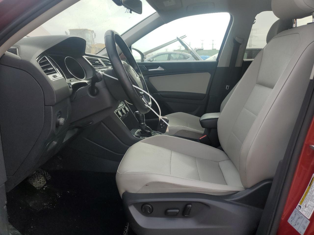 VOLKSWAGEN TIGUAN SE