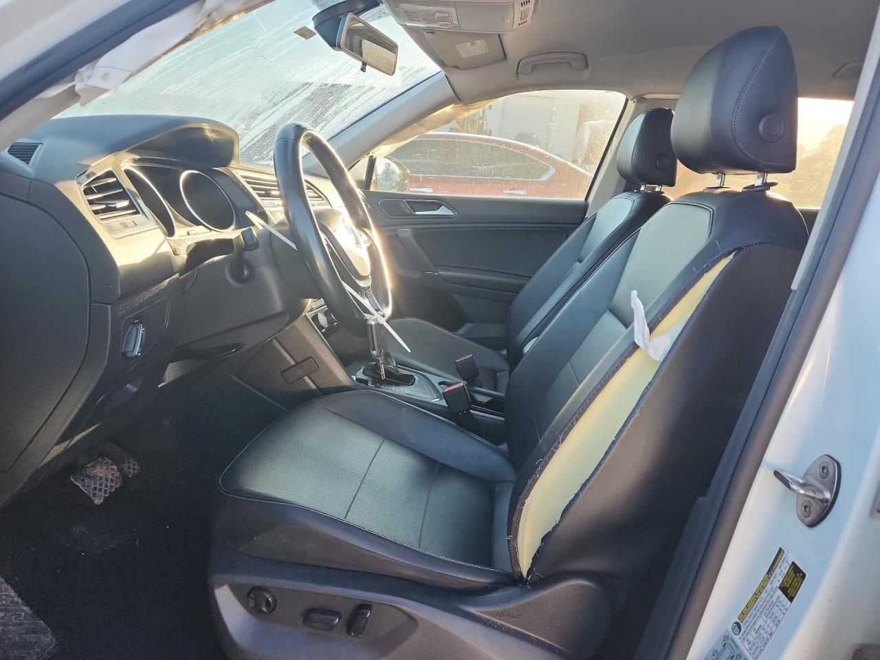 VOLKSWAGEN TIGUAN SE