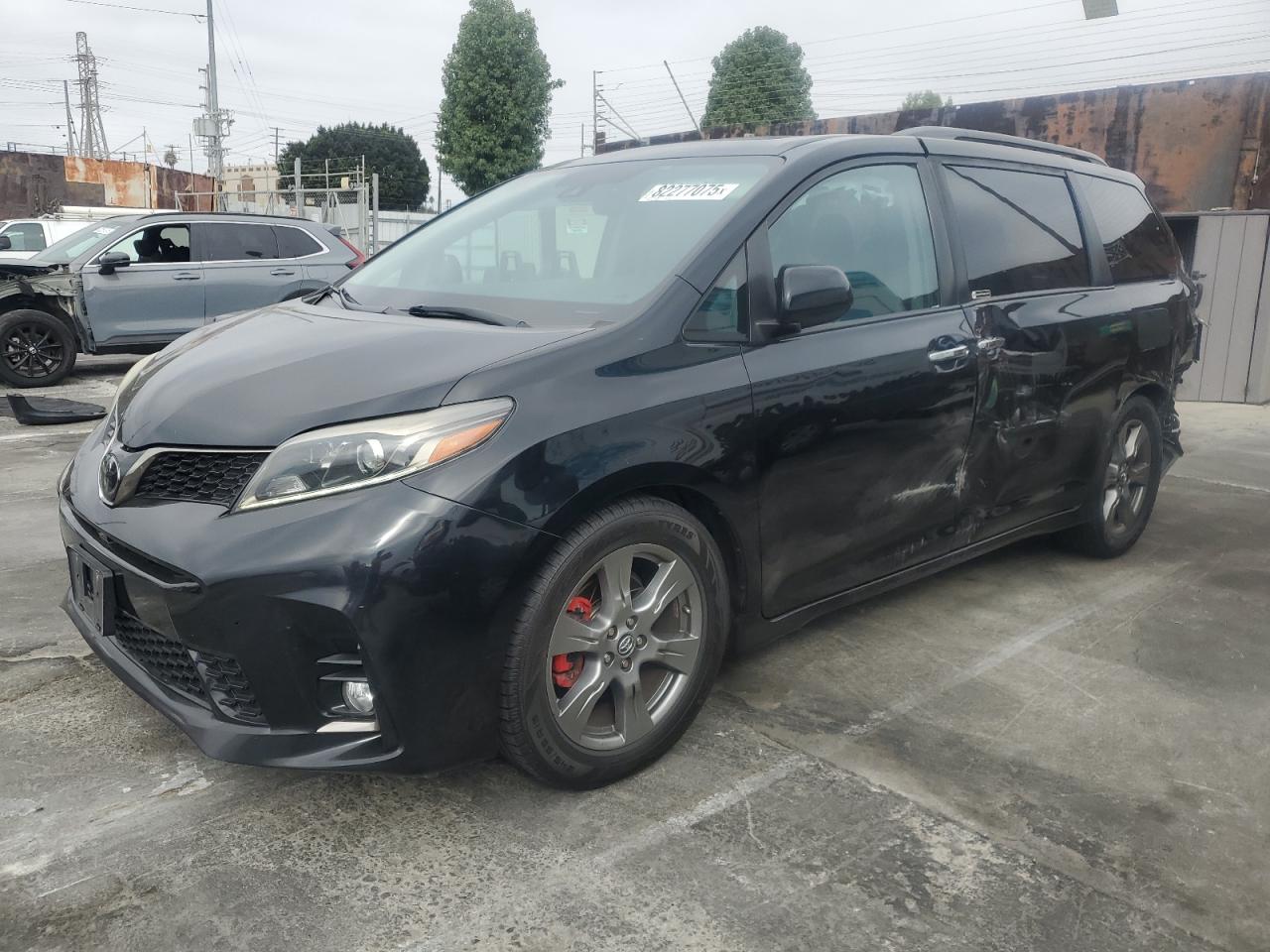 TOYOTA SIENNA SE