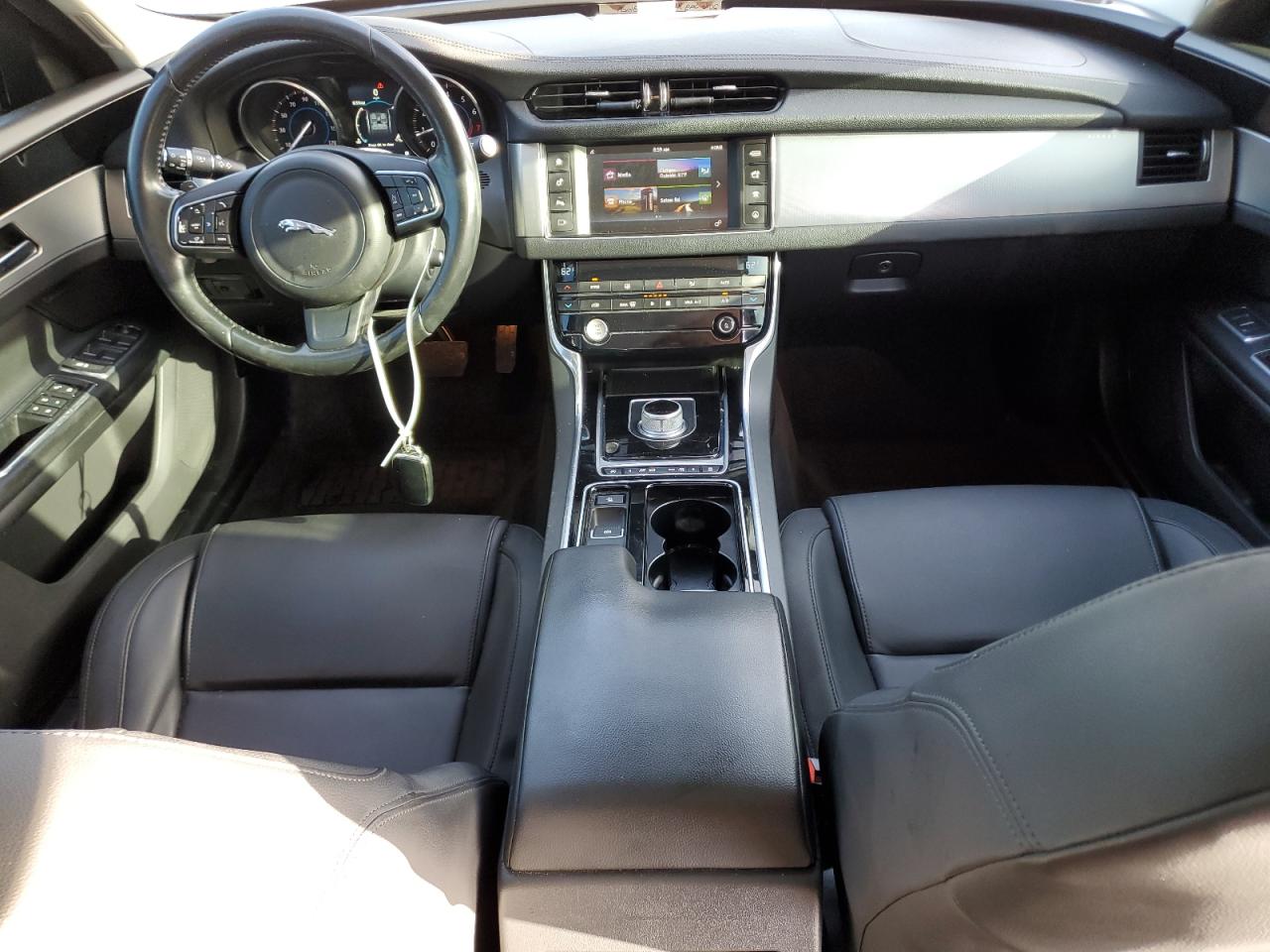 JAGUAR XF PREMIUM