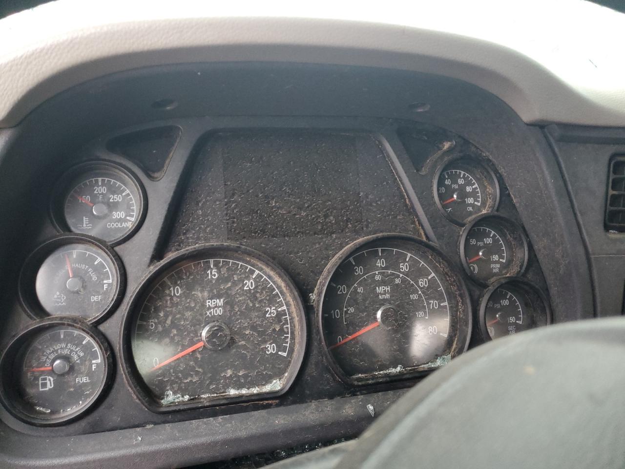 Lot #3290328934 2020 PETERBILT 567