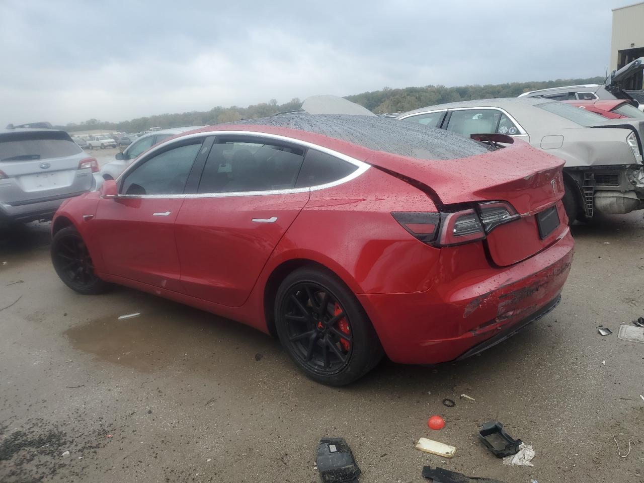 TESLA MODEL 3