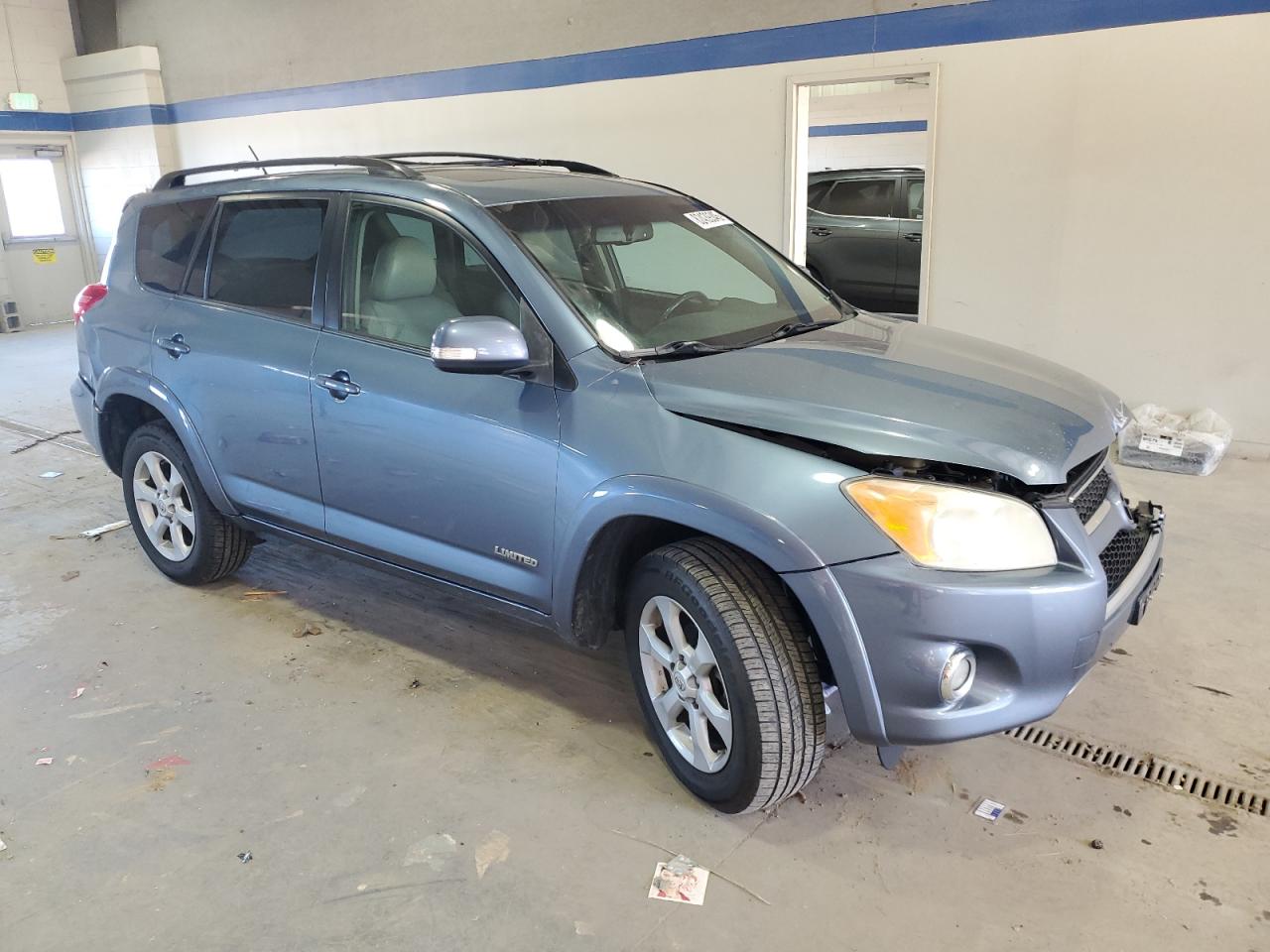 TOYOTA RAV4 LIMITED