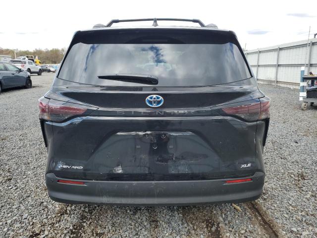 2025 TOYOTA SIENNA XLE #3318925912