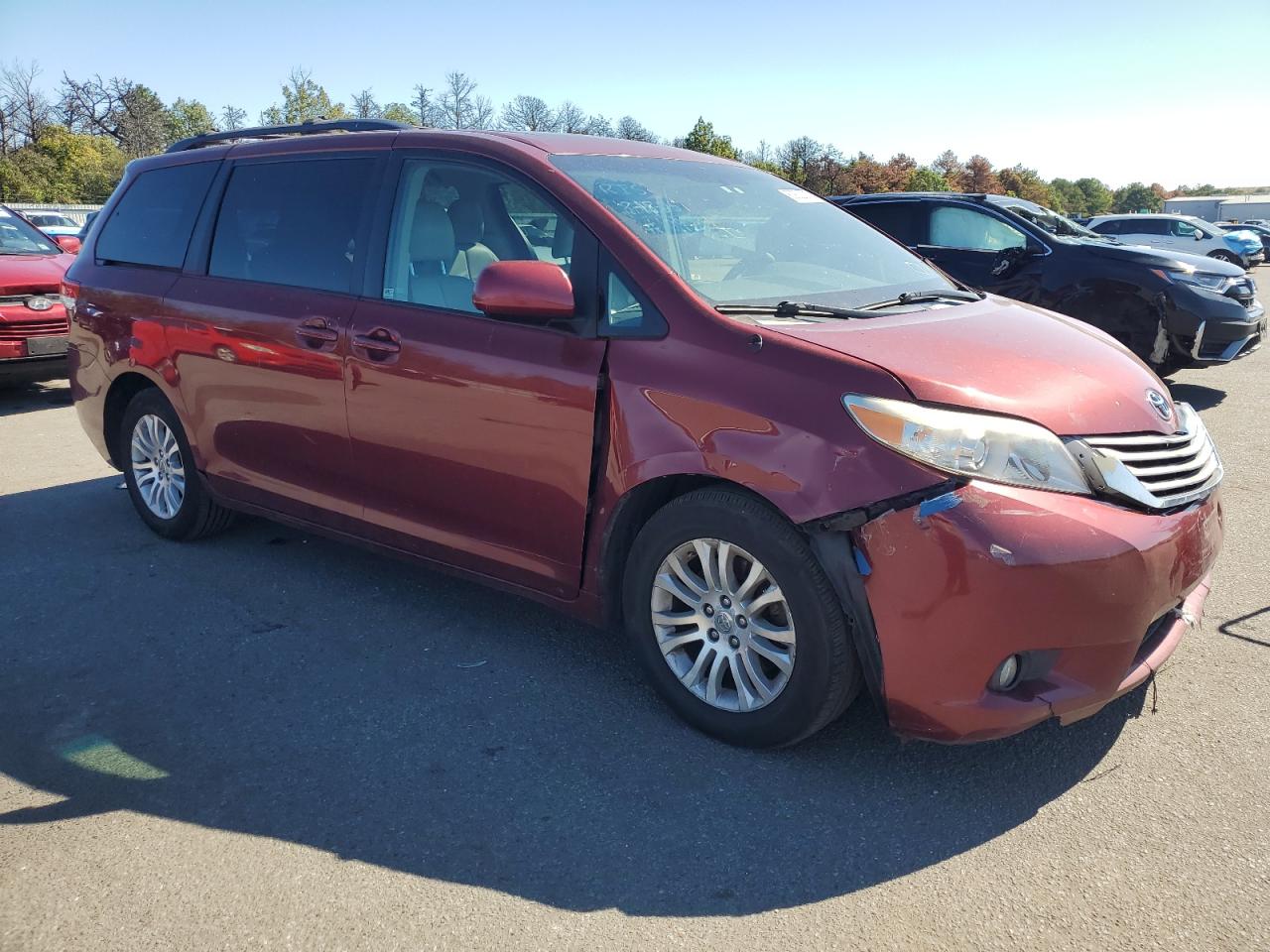 TOYOTA SIENNA XLE