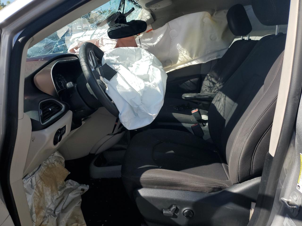 CHRYSLER PACIFICA TOURING