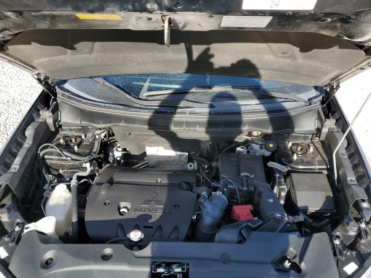 MITSUBISHI OUTLANDER SE