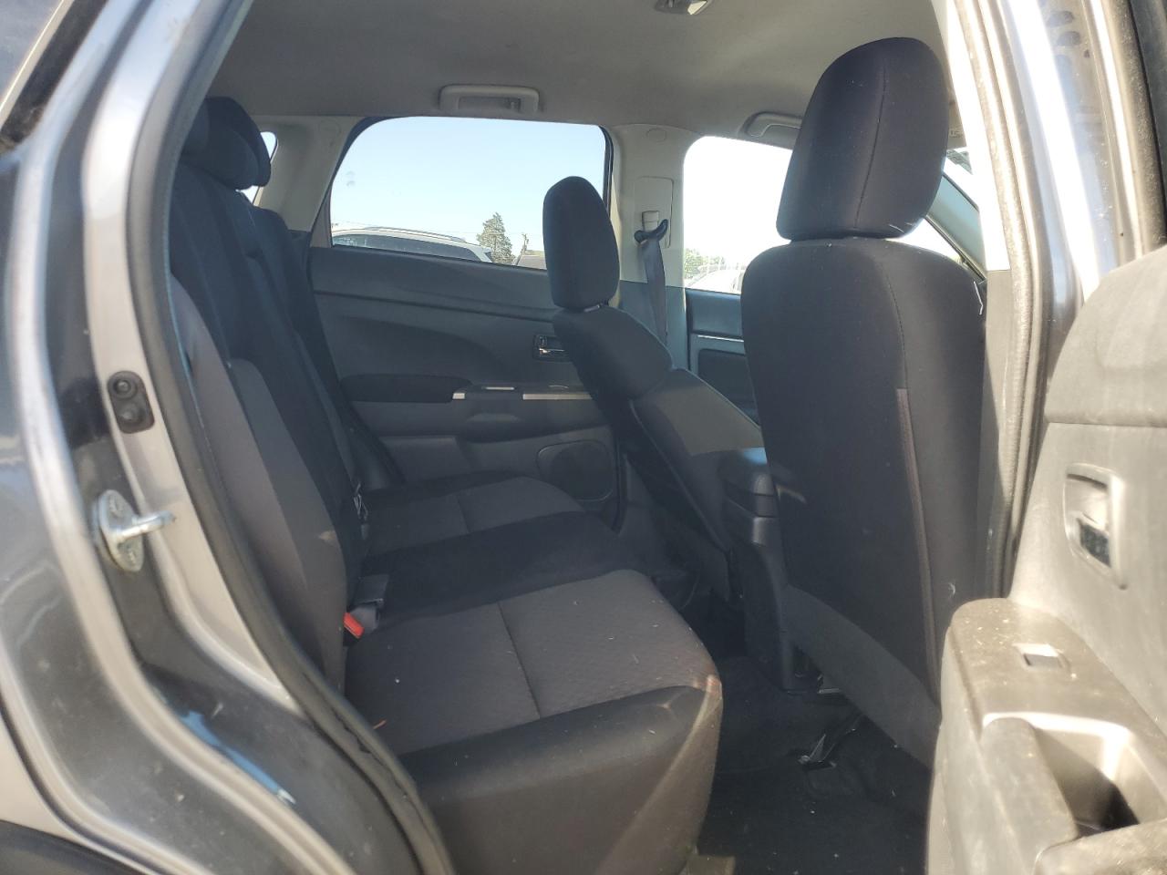 MITSUBISHI OUTLANDER ES