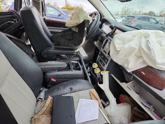 2010 CHRYSLER TOWN & COU - 2A4RR8D10AR392915