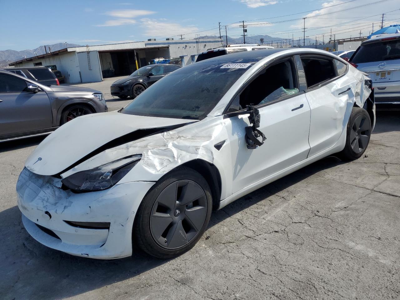 TESLA MODEL 3