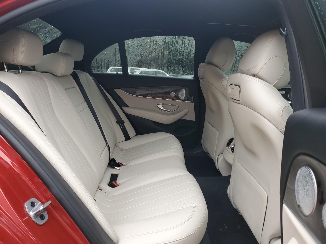 MERCEDES-BENZ E-CLASS 300