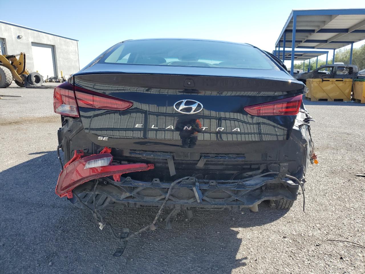 HYUNDAI ELANTRA SE