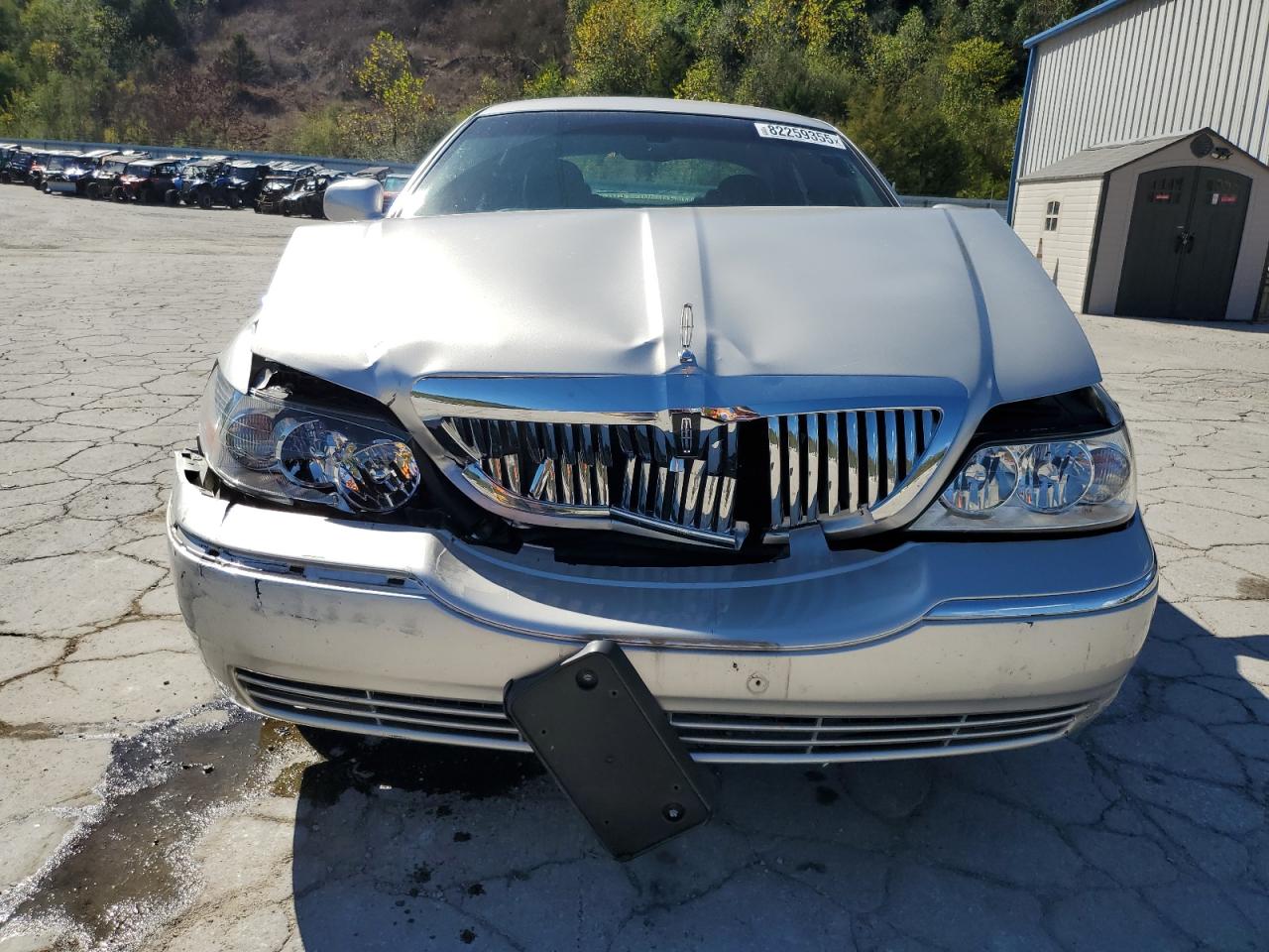 LINCOLN TOWN CAR SIGNATURE LONG WHEELBASE