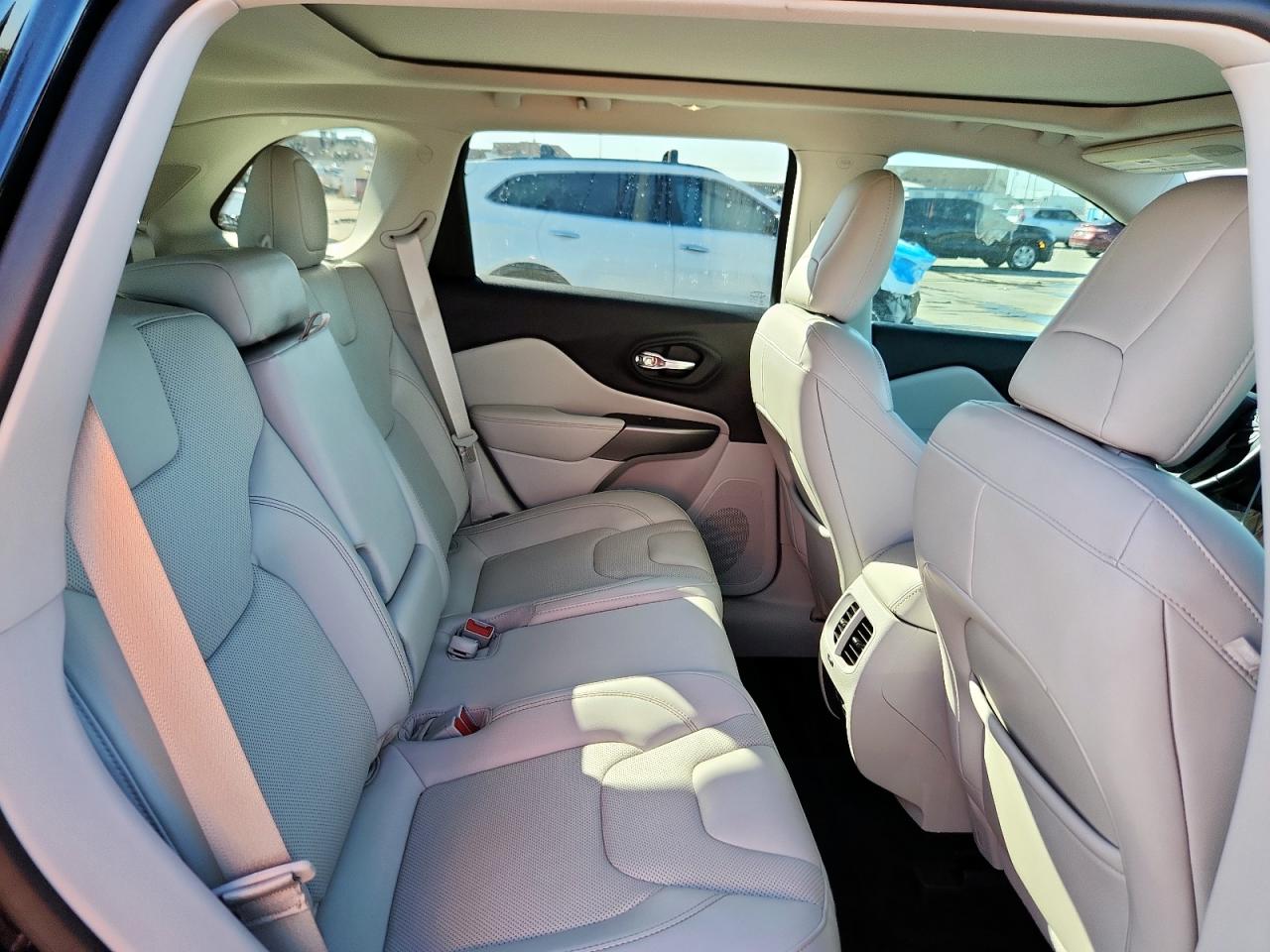 JEEP GRAND CHEROKEE LATITUDE LUX