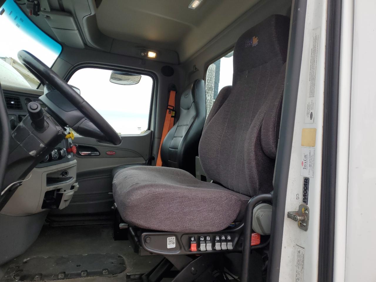 Lot #3278977032 2019 PETERBILT 579