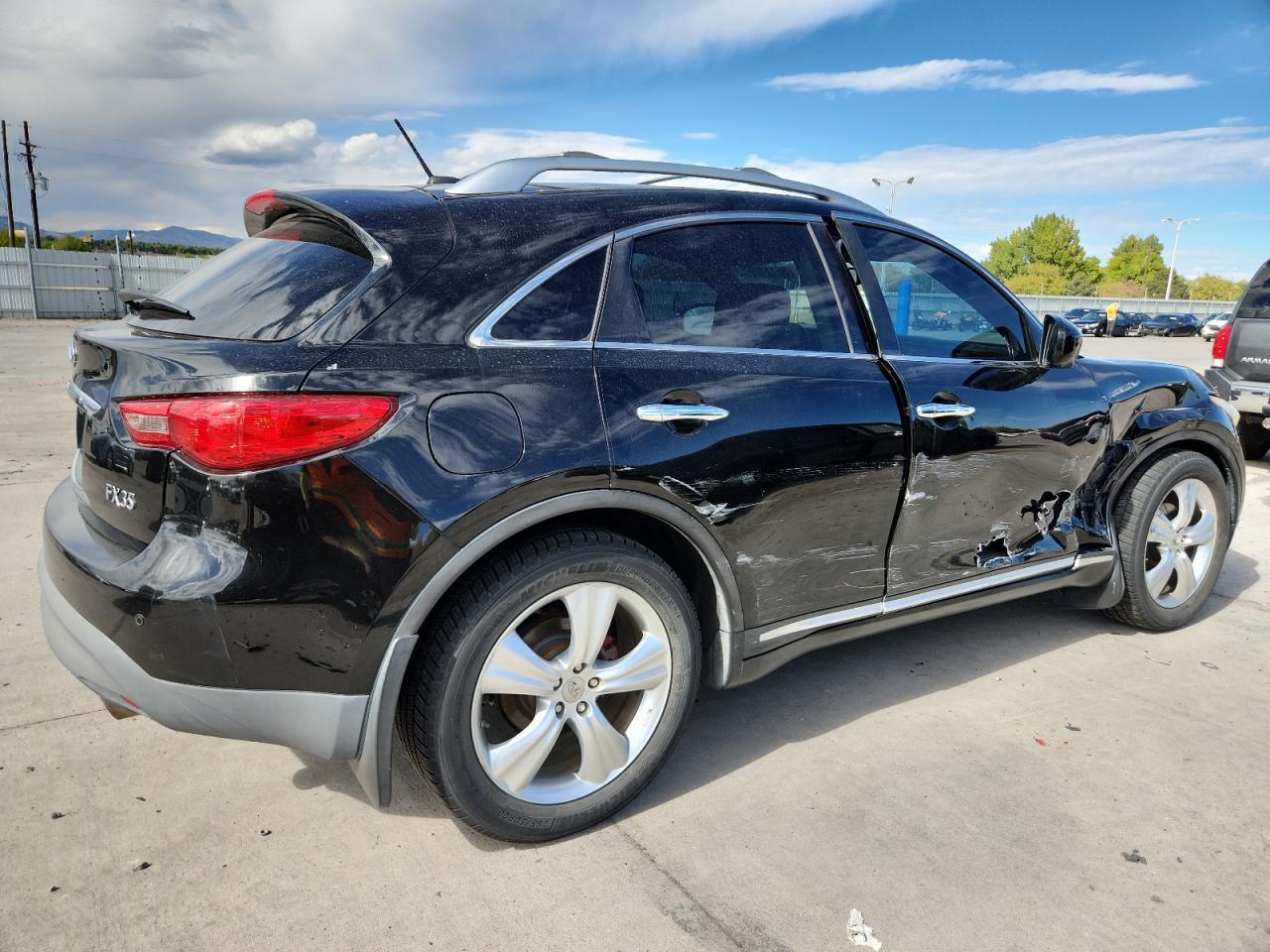 INFINITI FX35