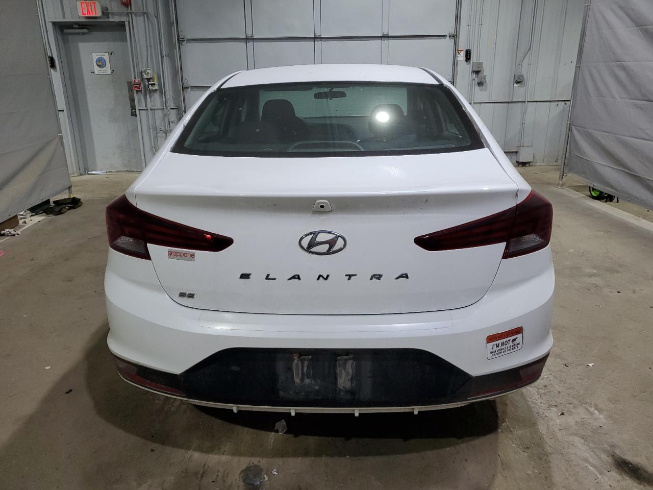 HYUNDAI ELANTRA SE
