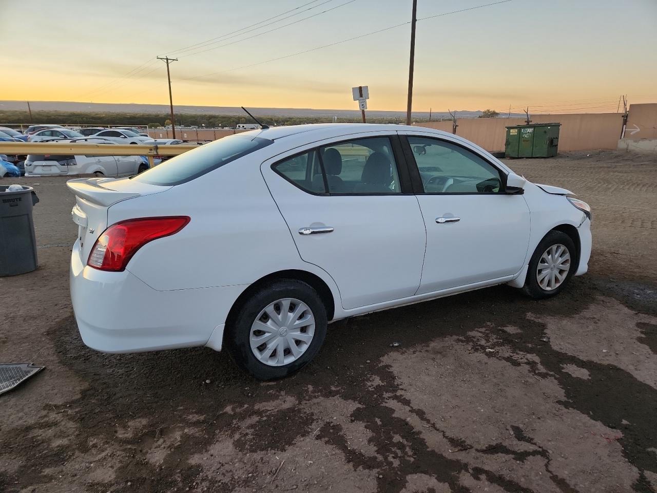 NISSAN VERSA S
